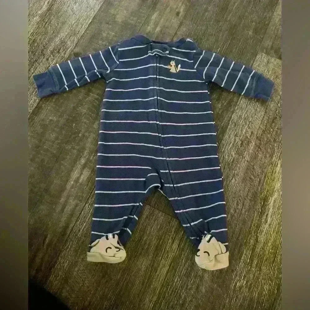 Carters sleep and play.